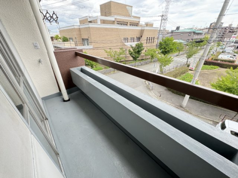 拡大写真:宝塚市小林2丁目 4階402のバルコニー