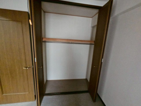 拡大写真：レジオン川西多田 7階705の収納