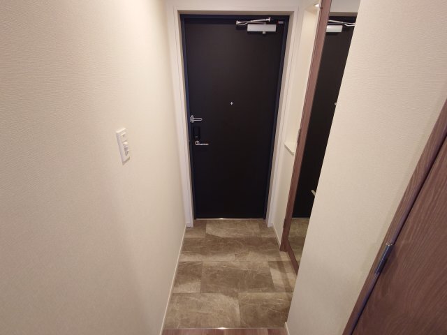 拡大写真：LiveCasa西宮 4階404の玄関