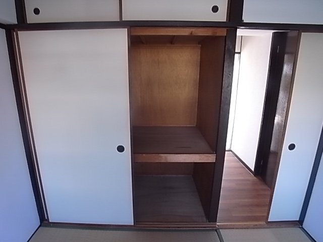 拡大写真:仁川マンション 3階301の収納
