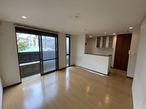 拡大写真:シャーメゾン丸橋 2階C202の居室・リビング