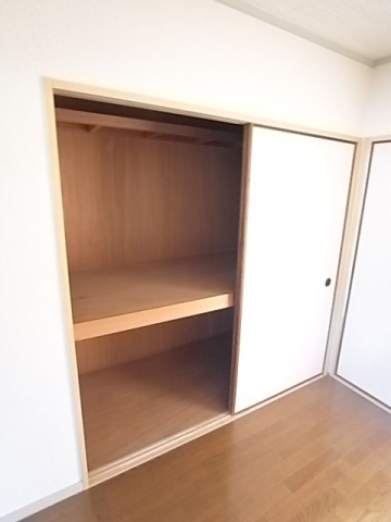 拡大写真:売布ハイツ 2階202の収納