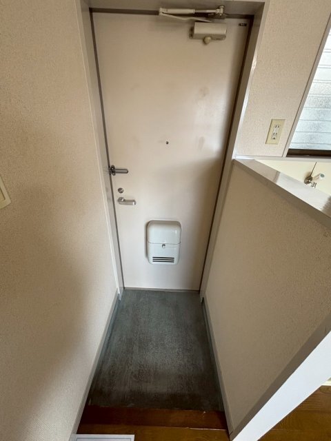 拡大写真:Maison Cerisier (メゾンスリジエ ) 2階202の玄関