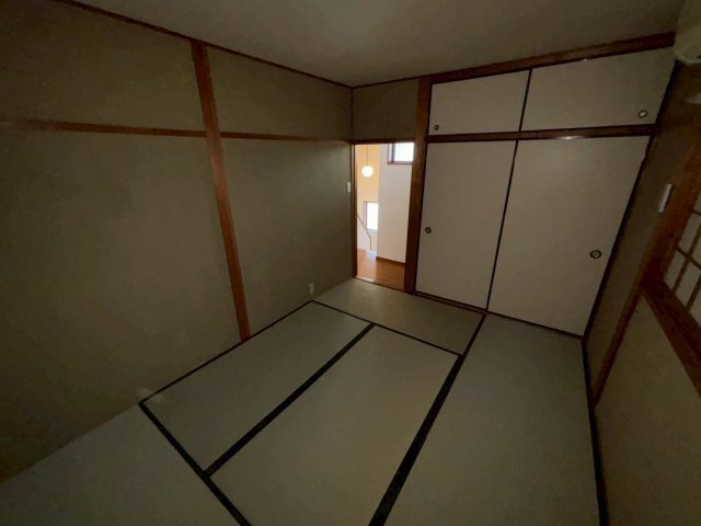 拡大写真:豊能町光風台5丁目10-5貸家 2階-の和室