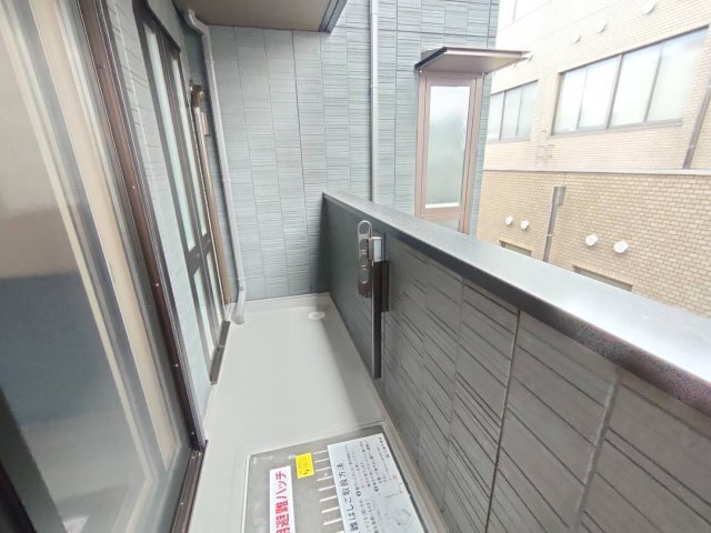 拡大写真:アンバーキューブC 1階103のバルコニー