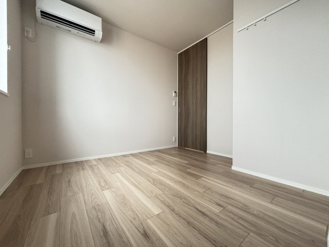 拡大写真:Forest Monzencho East 3階302の洋室