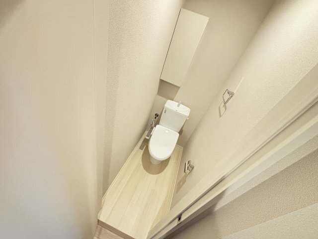 拡大写真:Forest Monzencho East 3階302のトイレ