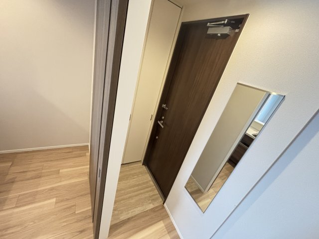 拡大写真:Forest Monzencho East 3階302の玄関
