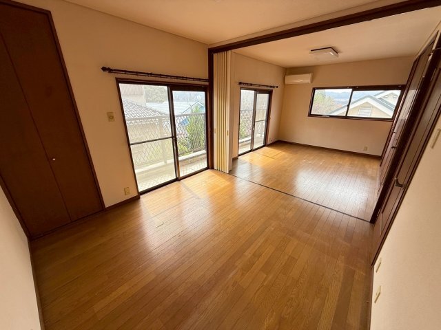 拡大写真:丸山台1丁目3-55戸建 2階-の洋室
