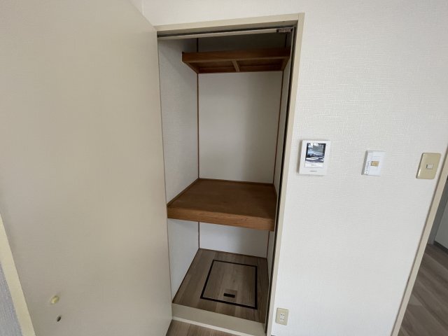 拡大写真:トラウムハウス 1階101の収納