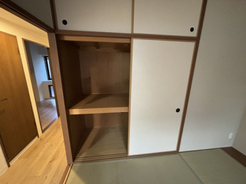 拡大写真:ココ西宮 3階306の収納