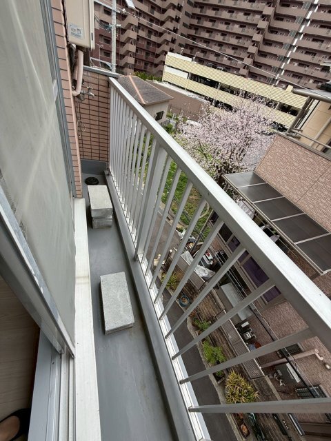 拡大写真:グローバル槻木 3階303のバルコニー
