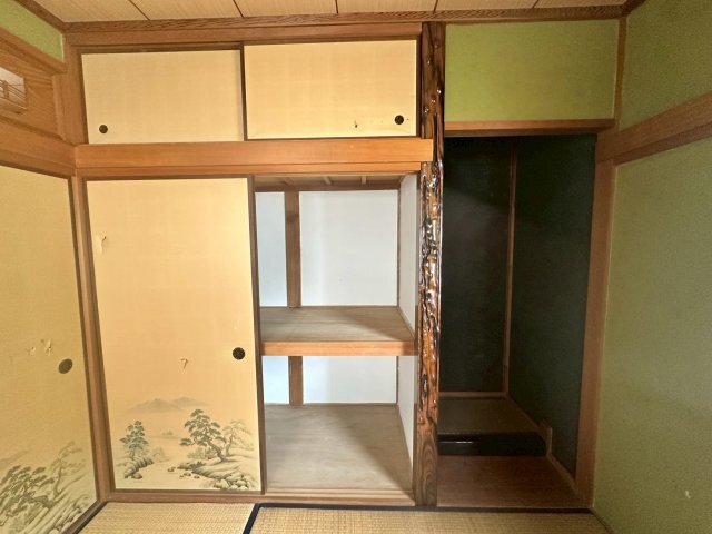 拡大写真:鼓が滝3丁目17-3戸建 3階-の収納