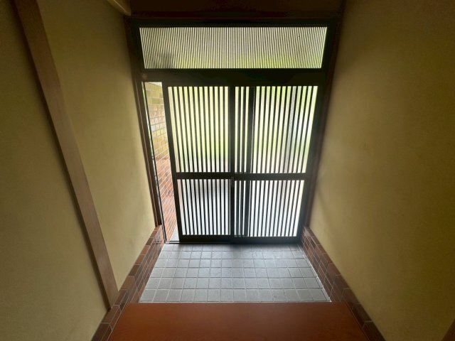 拡大写真:鼓が滝3丁目17-3戸建 3階-の玄関