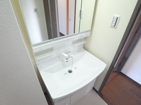 拡大写真:ココ西宮 2階205の洗面設備
