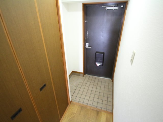 拡大写真:アンボワーズ久代2号館 3階302の玄関