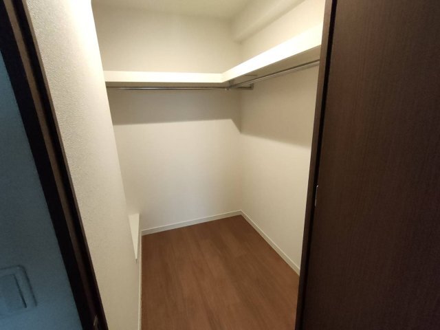 拡大写真:ジオ芦屋東山町 2階206の収納