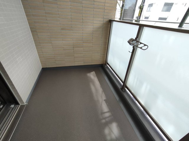 拡大写真:ジオ芦屋東山町 2階206のバルコニー