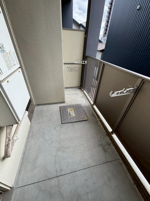 拡大写真:グランデージ池田栄本町 8階801のバルコニー
