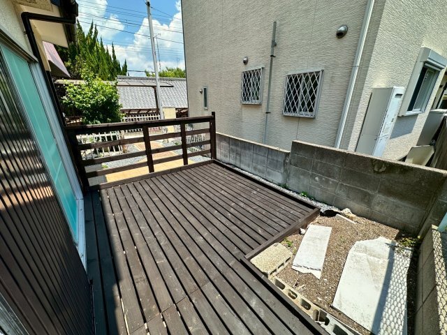 拡大写真:西多田1丁目17-5戸建 2階-のバルコニー