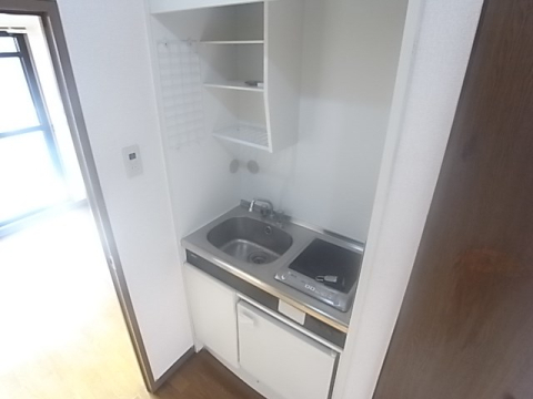 拡大写真:シャトー栄根Ⅱ 4階402のキッチン