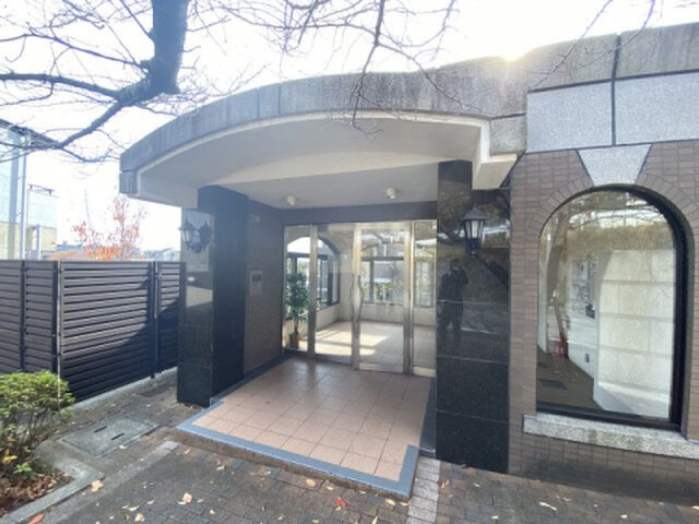拡大写真:サンラトール甲陽園 2階201のエントランス