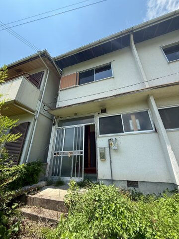 猪名川町万善字寺ノ下通テラスハウスの外観