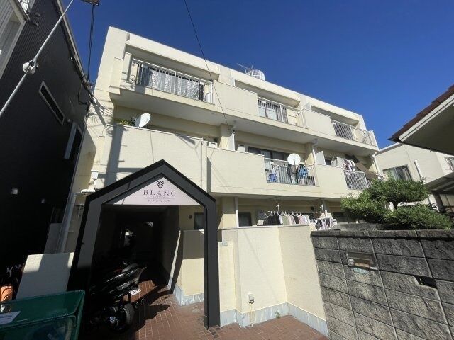拡大写真：ブラン段上町 3階303の建物外観