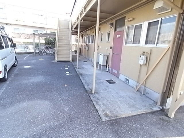 拡大写真:売布ハイツ 2階202の駐車場