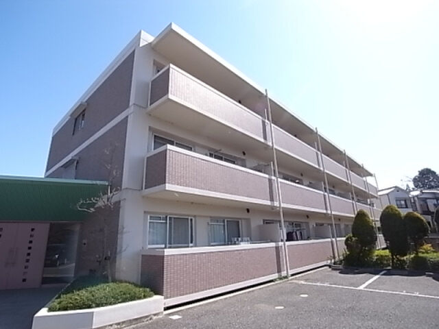 ルミエール多田の外観