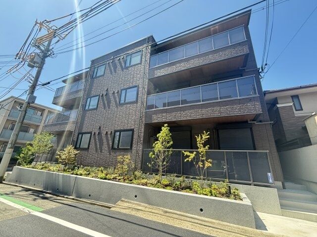 拡大写真:シャーメゾングランデール御影 1階102の建物外観