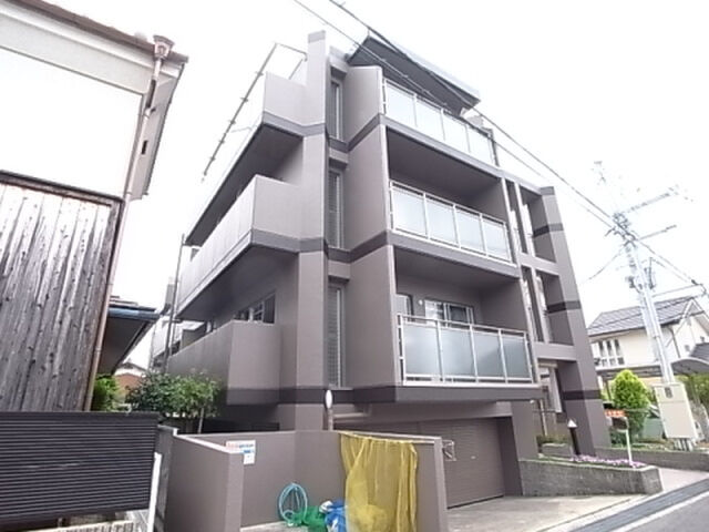 拡大写真:コンフィメゾン中山寺 2階205のエントランス