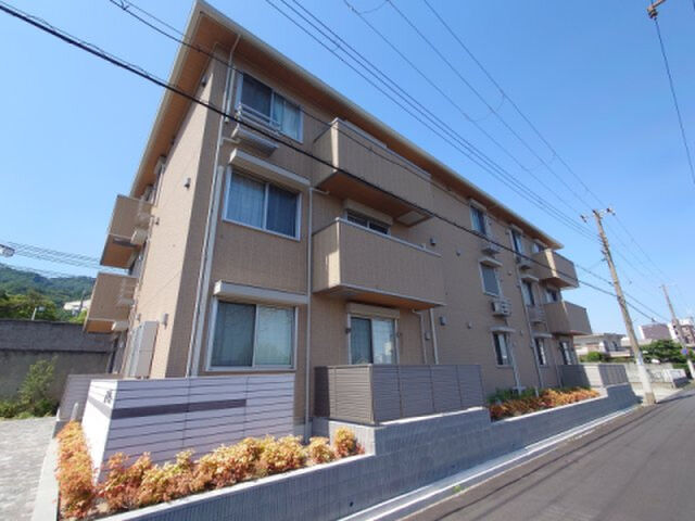 エレナ本山の外観