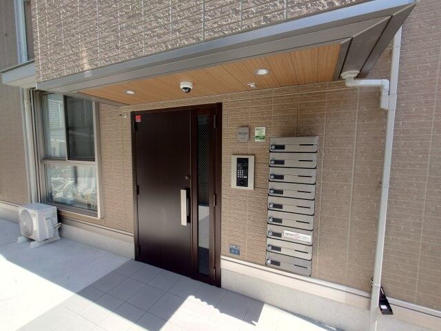 拡大写真:エレナ本山 1階101のエントランス