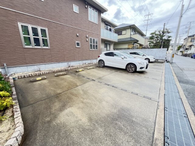 拡大写真:コスモス野上 2階202の駐車場