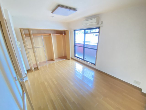 拡大写真:三和建設中山寺ビル 3階302の居室・リビング