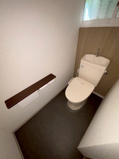 拡大写真:尾﨑文化 1階1のトイレ