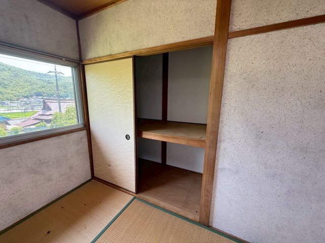拡大写真:猪名川町万善字寺ノ下通テラスハウス 1階1の収納