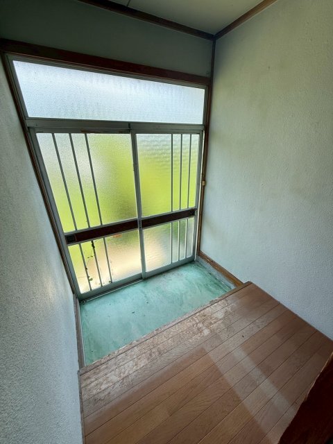 拡大写真:猪名川町万善字寺ノ下通テラスハウス 1階1の玄関