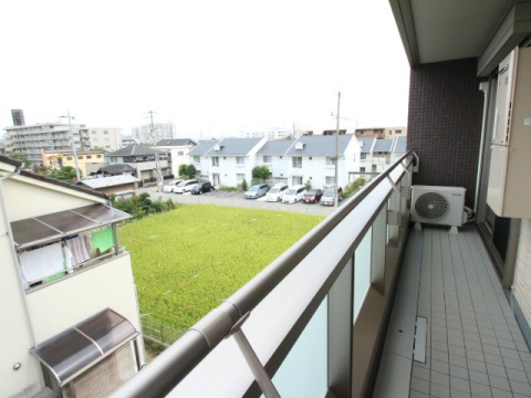 拡大写真:イデアーレ伊丹 1階205のバルコニー