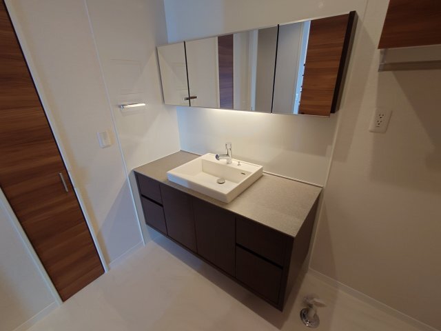 拡大写真:Shamaison Ecracie大屋町 4階403の洗面設備