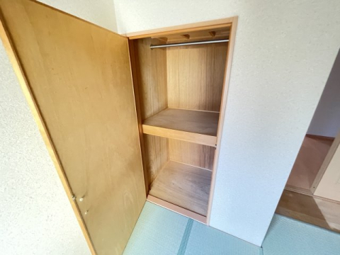 拡大写真:宝塚市亀井町 1階-の収納