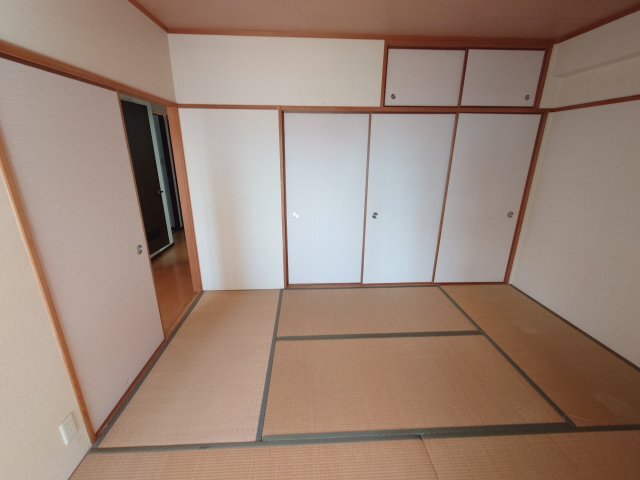 拡大写真:アーデンコート住吉川 4階402の和室