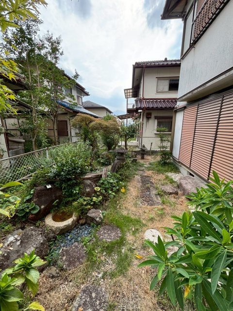 拡大写真:豊能町光風台5丁目10-5貸家 2階-の庭