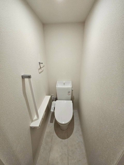 拡大写真:D-residence荘園 B 2階202のトイレ
