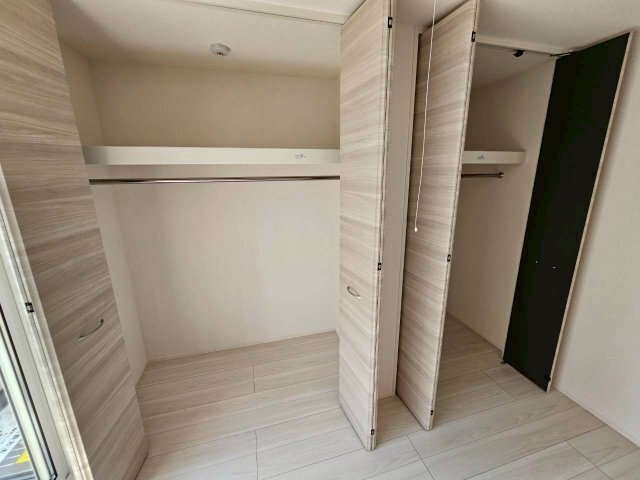 拡大写真:D-residence荘園 B 2階202の収納