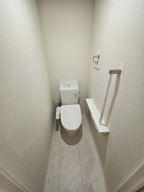 拡大写真:D-residence荘園 B 2階203のトイレ