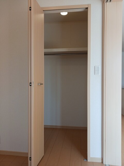 拡大写真:ピープルコート3号館 1階102の収納