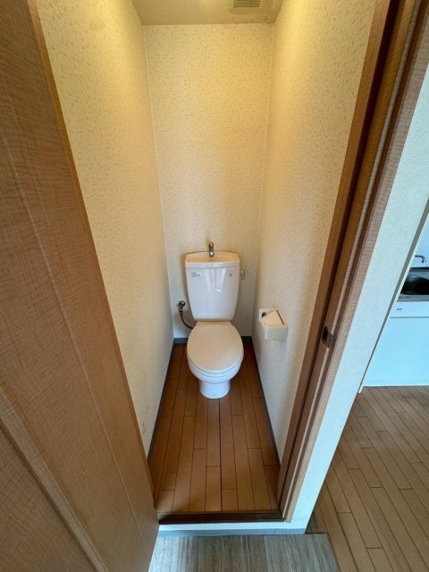 拡大写真:オーナーズマンション鉢塚 4階401のトイレ