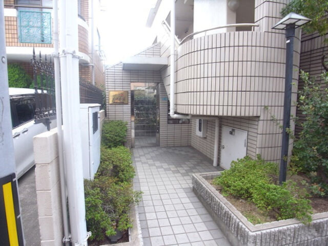 拡大写真:ヴィラ浜甲子園 1階101のエントランス